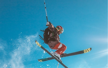 Man Skiing . pinntag